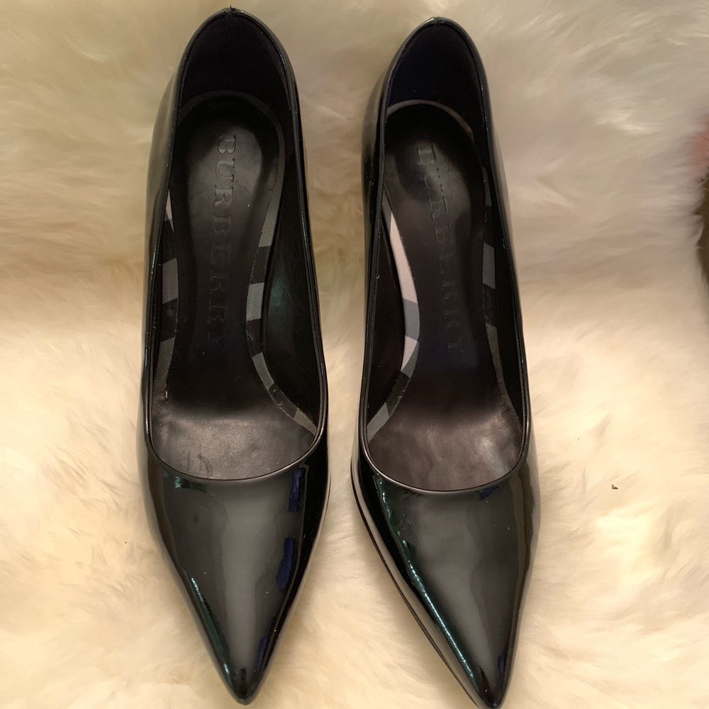 Burberry Patent Leather Pointed Toe Heels
